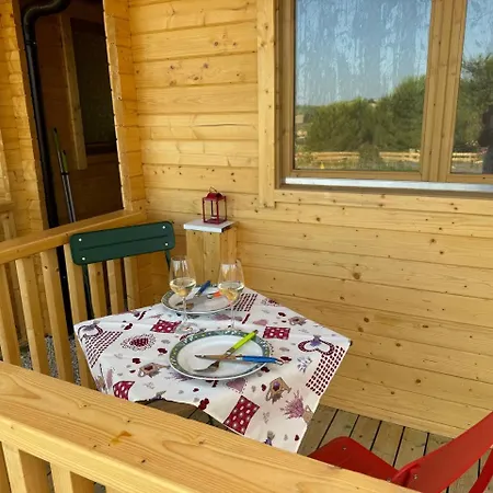 Bed & Breakfast Dimora Rosso Piceno 3*