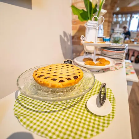 Bed & Breakfast Dimora Rosso Piceno 3*