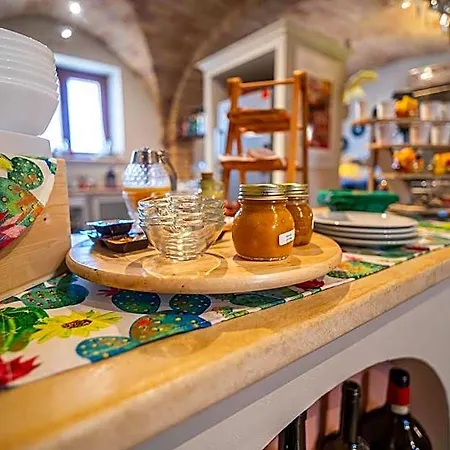 Dimora Rosso Piceno Bed and Breakfast 3*