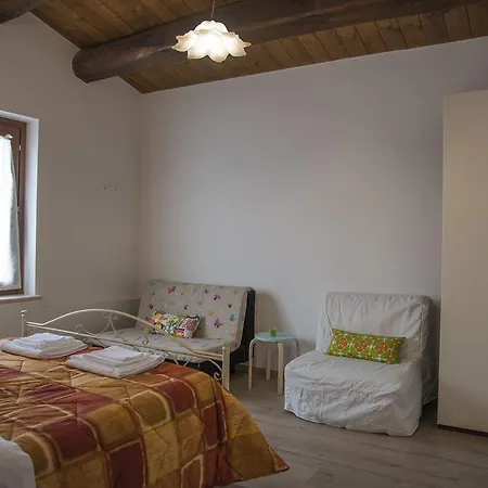 Bed & Breakfast Dimora Rosso Piceno 3*
